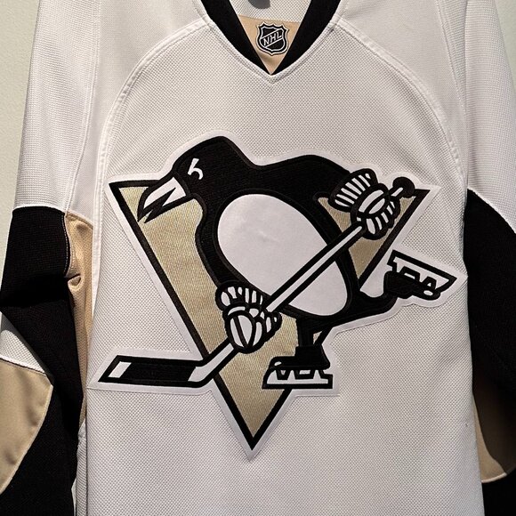 Reebok NHL Men's Small Pittsburgh Penguins Hockey Players Jersey - Picture 2 of 5